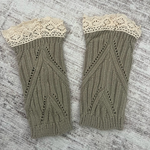 NEW L Embroideted Lace Boot Sock - Picture 2 of 3